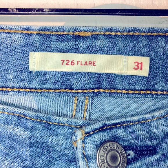 Levis Strauss 726 high waisted flare light wash distressed jean size 31 - Picture 2 of 10